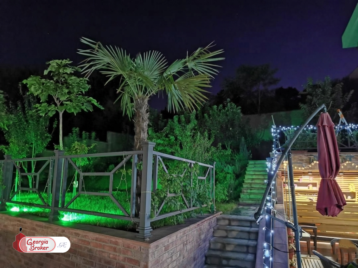 ქირავდება ახალი გარემონტებული 14 ოთახიანი სახლი ქოშიგორაში