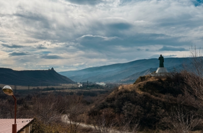იყიდება ახალი გარემონტებული 14 ოთახიანი სახლი წიწამურში