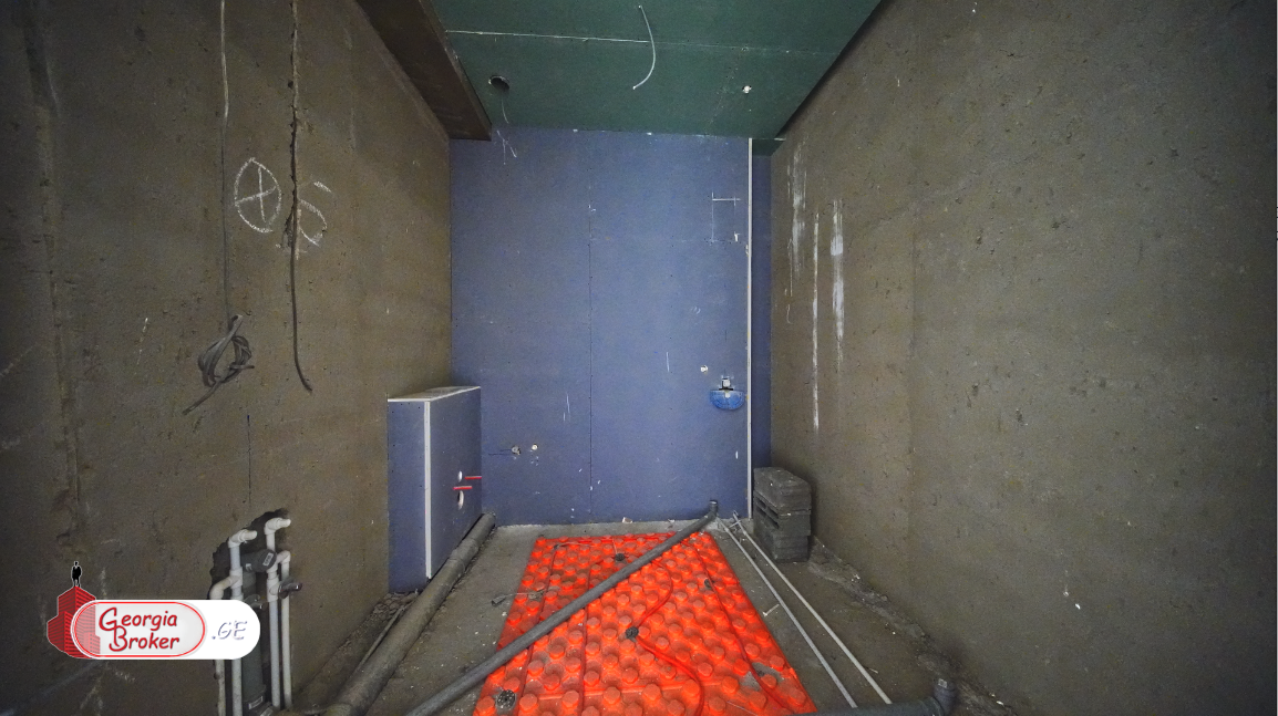 იყიდება ახალი აშენებული 5 ოთახიანი ბინა მთაწმინდაზე