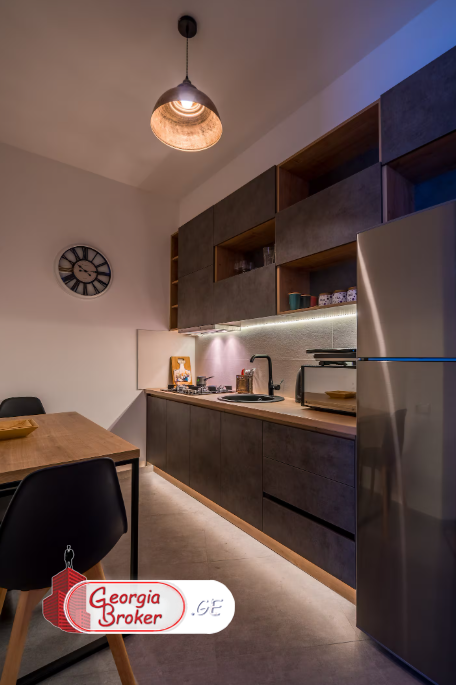 ქირავდება ახალი გარემონტებული 3 ოთახიანი ბინა სოლოლაკში