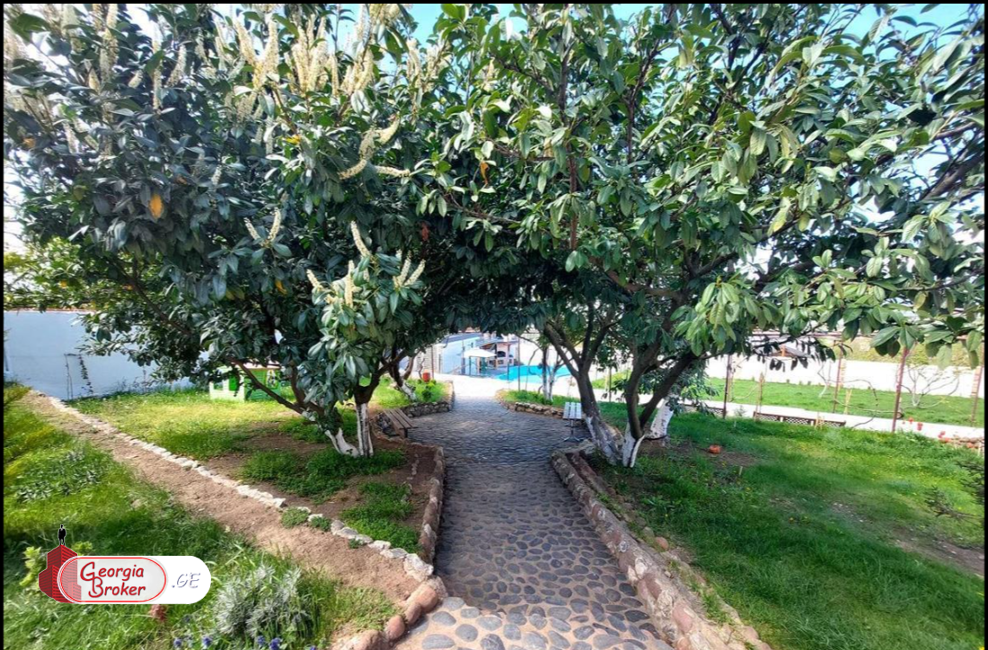 nearly repaired 10-room house for rent