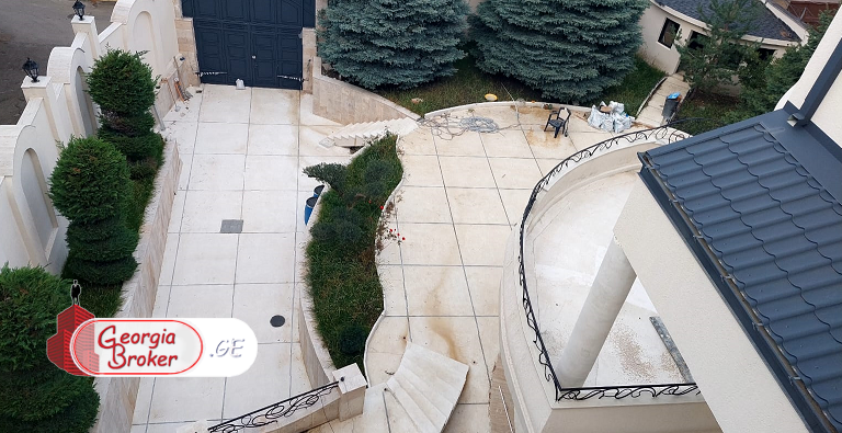 nearly repaired 11-room house for rent