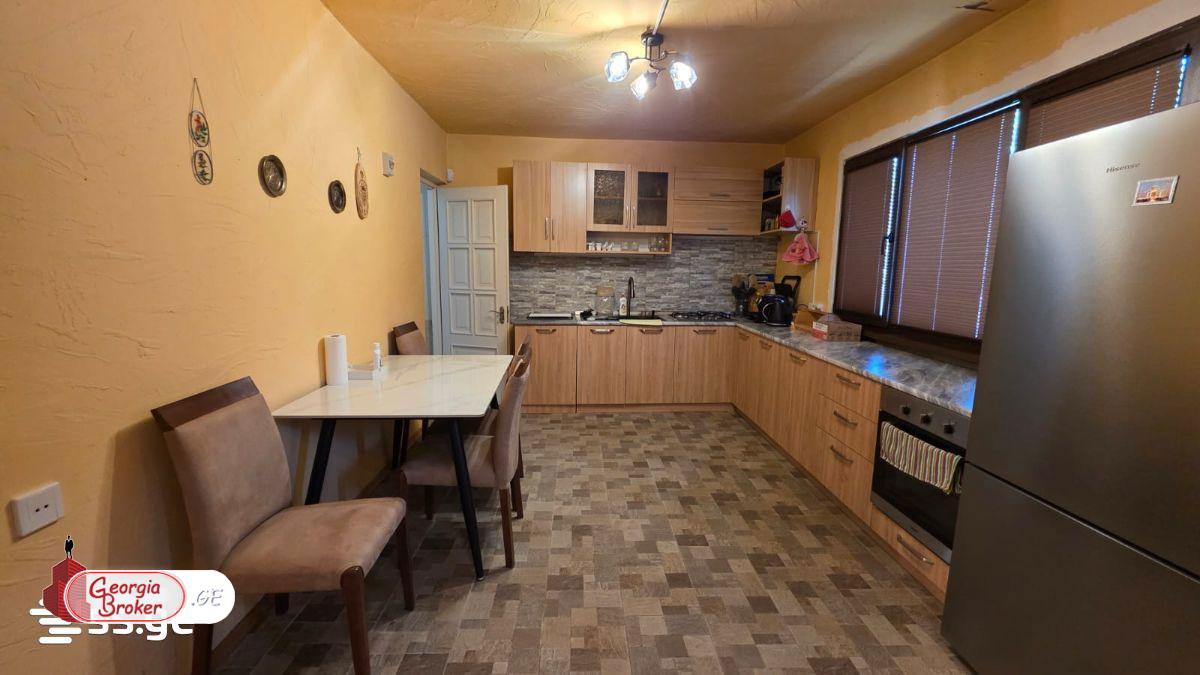 nearly repaired 5-room house for sale