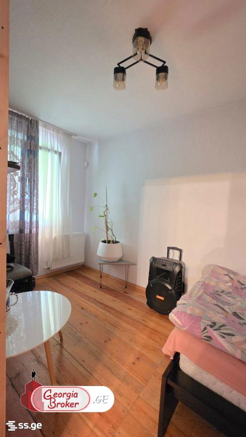 nearly repaired 5-room house for sale