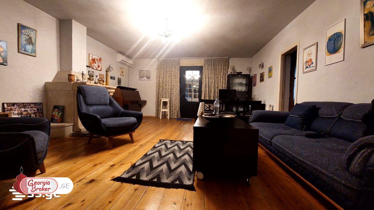 nearly repaired 5-room house for sale