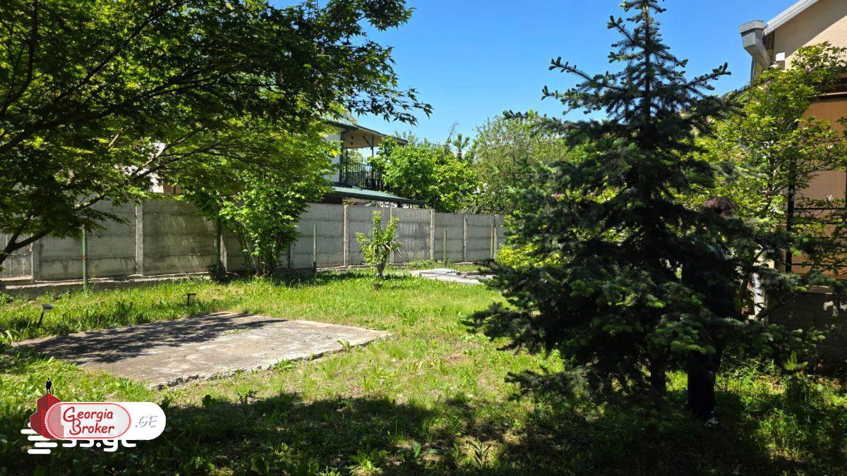 nearly repaired 5-room house for sale