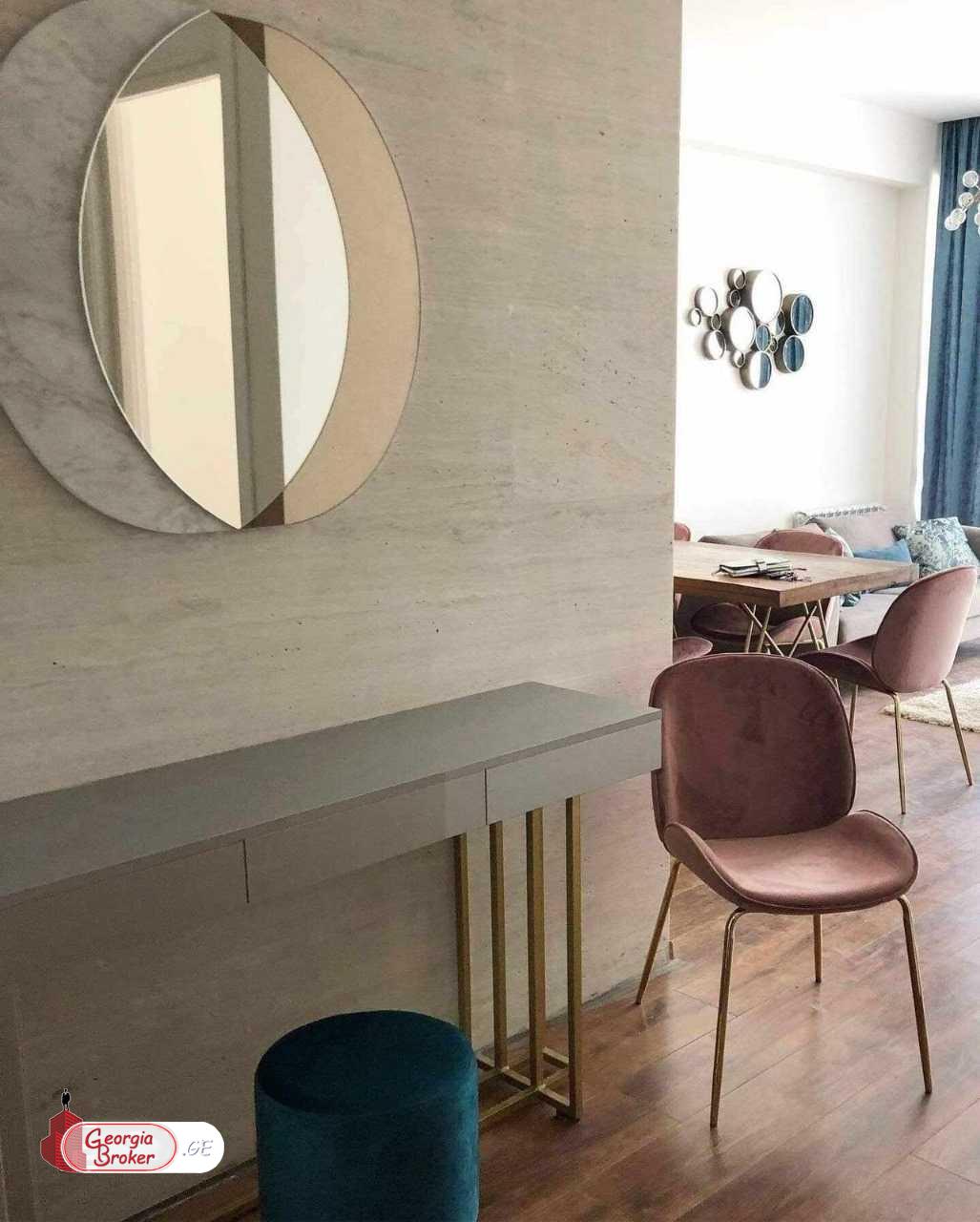 იყიდება ახალი გარემონტებული 2 ოთახიანი ბინა ვაკეში