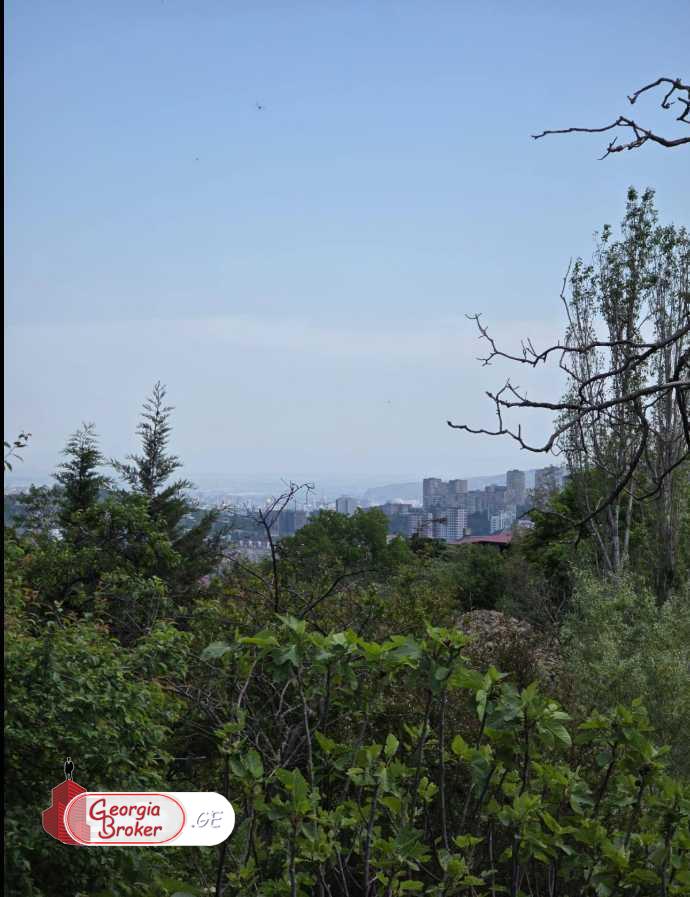 იყიდება ახალი გარემონტებული 5 ოთახიანი სახლი ლისის ტბის მიმდებარედ