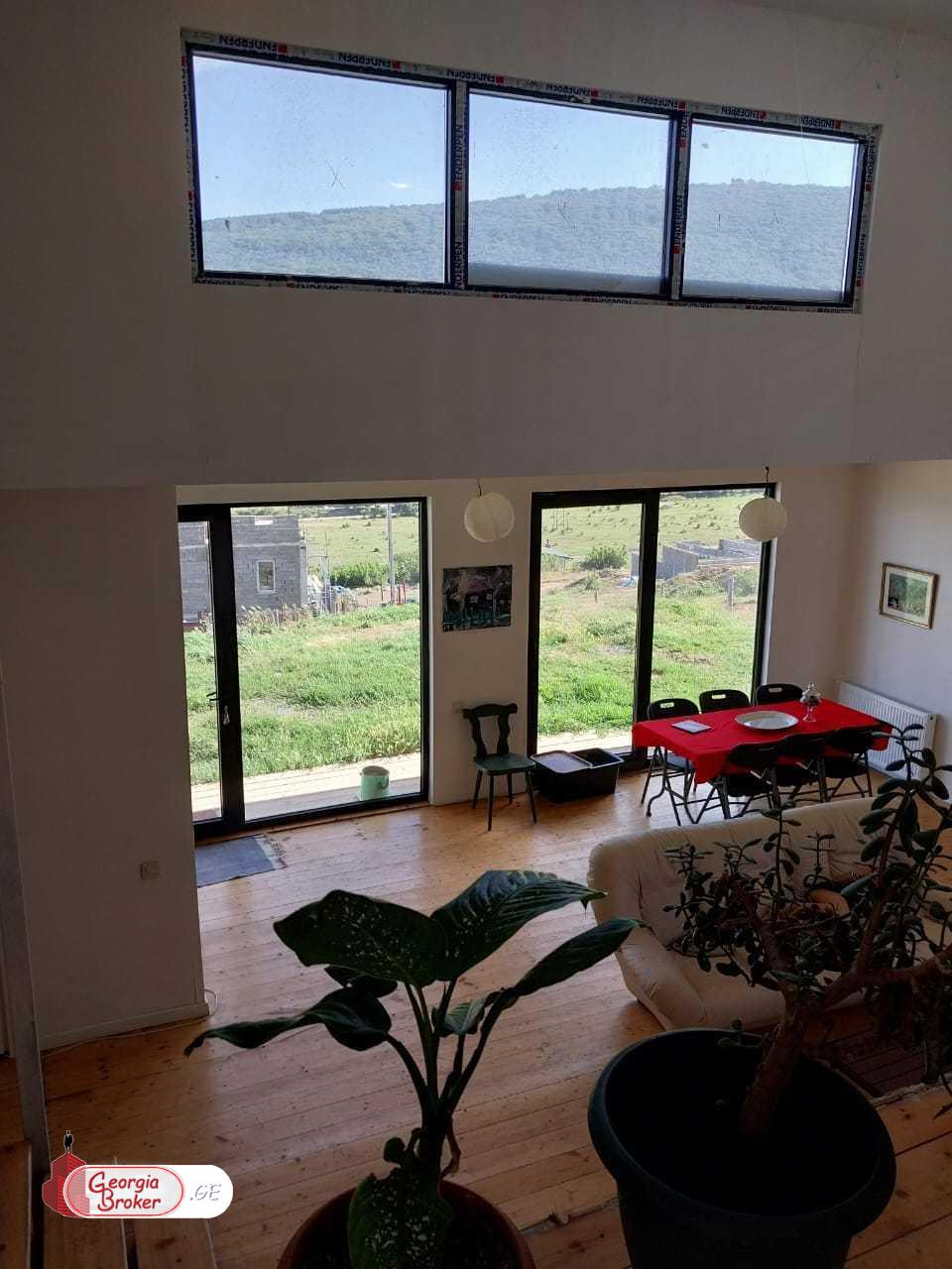 იყიდება ახალი გარემონტებული 5 ოთახიანი სახლი ლისის ტბის მიმდებარედ