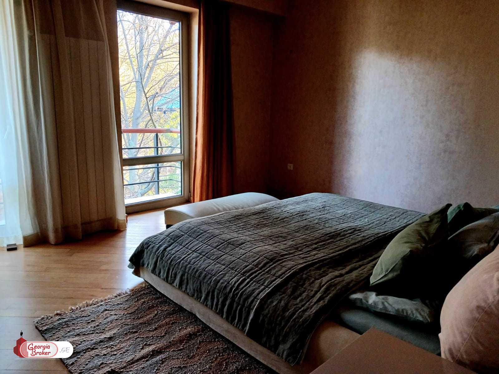 ქირავდება ახალი გარემონტებული 7 ოთახიანი სახლი  წყნეთში