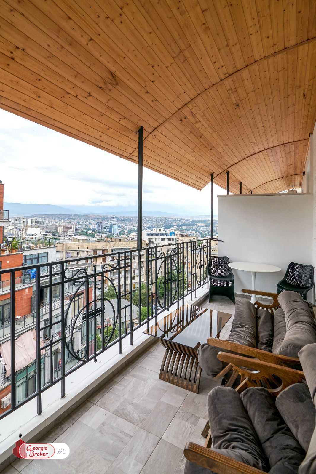 nearly repaired 6-room apartment for sale