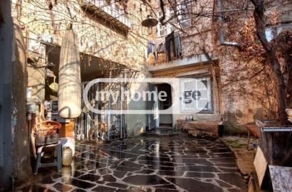 იყიდება ახალი გარემონტებული 5 ოთახიანი სახლი  ავლაბარში