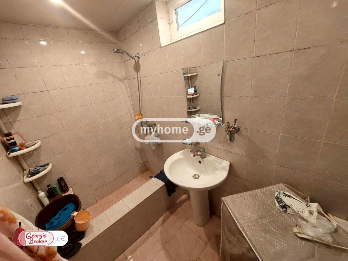 nearly repaired 5-room house for sale