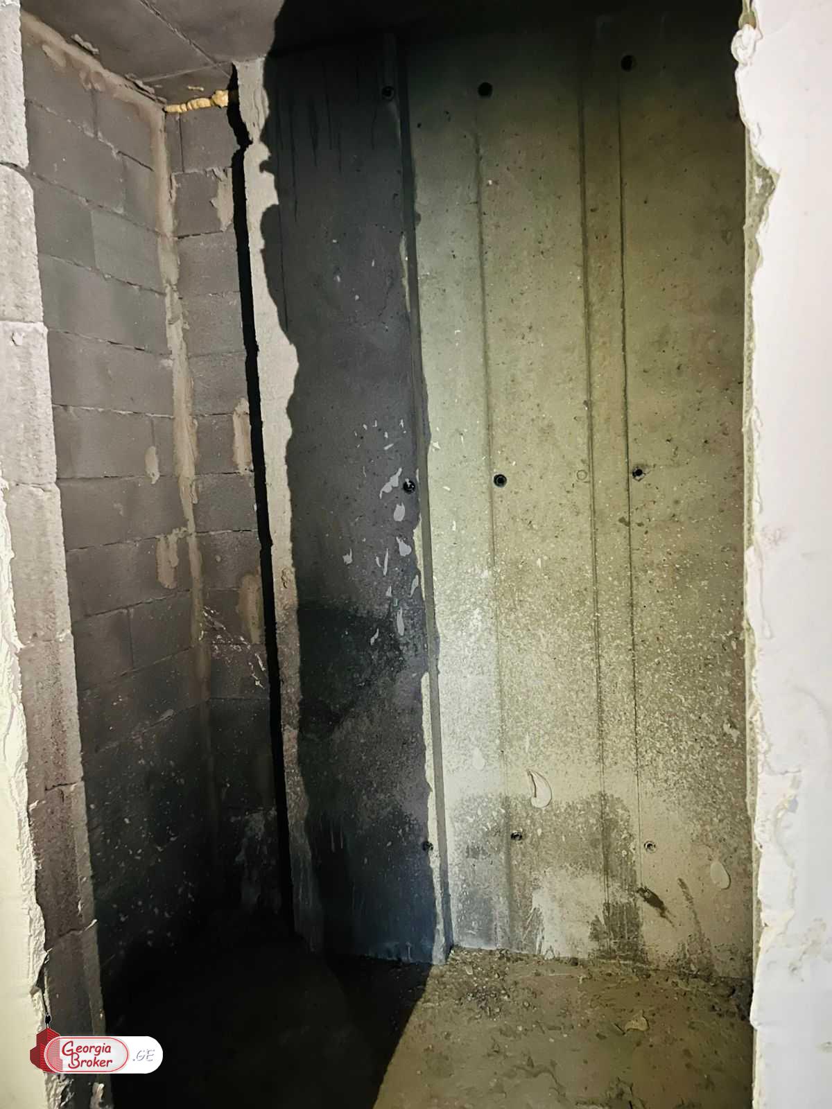 nearly repaired 3-room apartment for sale