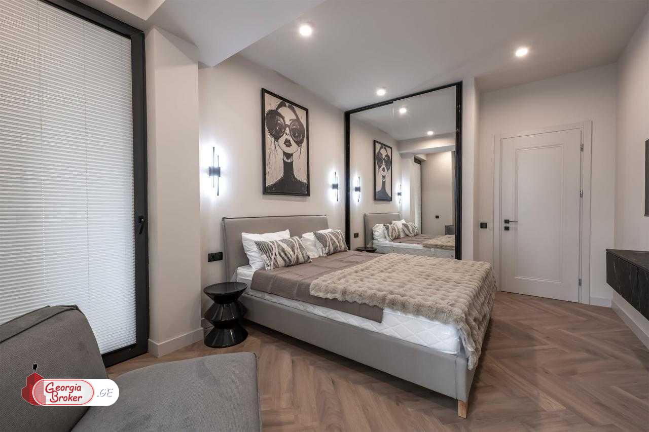 იყიდება ახალი გარემონტებული 3 ოთახიანი ბინა  "პარკ ჰოუმში" ,   ვაკეში