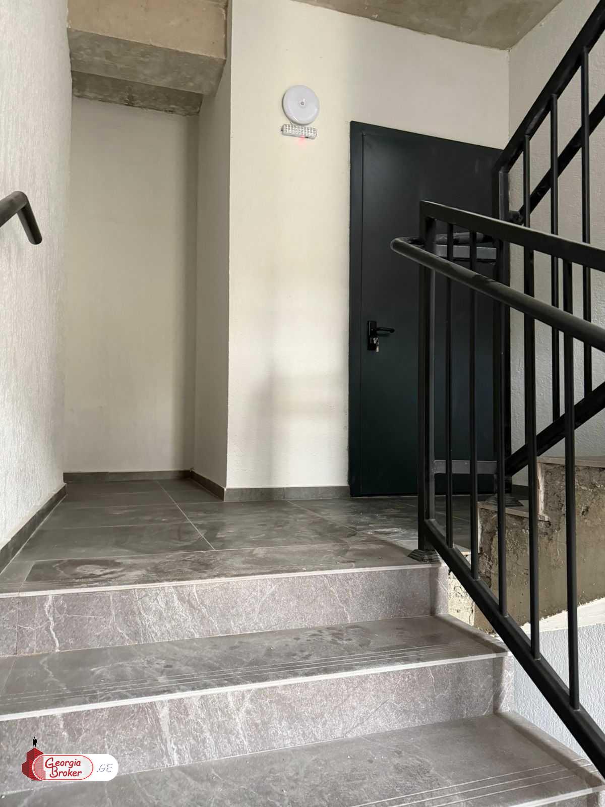 იყიდება ახალი აშენებული 2 ოთახიანი ბინა   "ორთაჭალა ჰილსში"