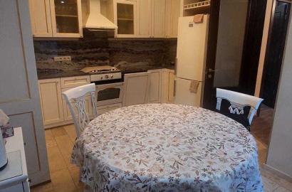 იყიდება ახალი გარემონტებული 5 ოთახიანი ბინა აბანოთუბანში