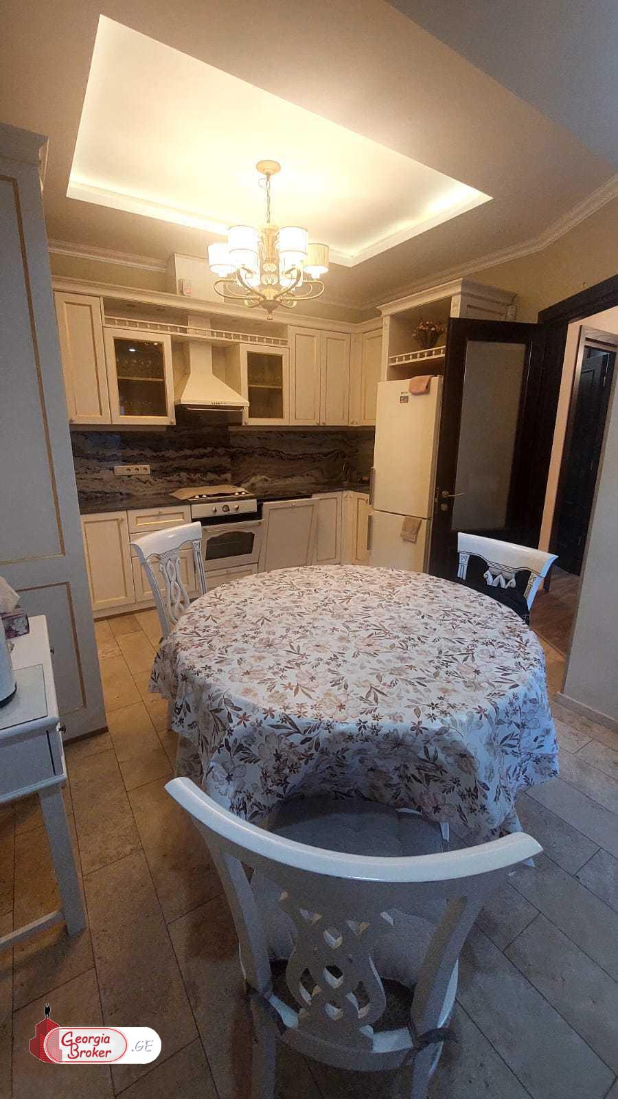 იყიდება ახალი გარემონტებული 5 ოთახიანი ბინა აბანოთუბანში