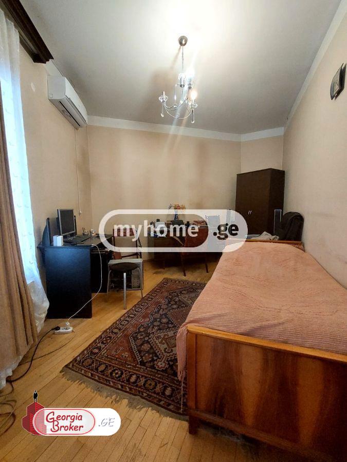 nearly repaired 5-room house for sale