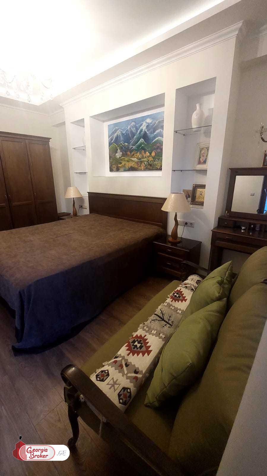 იყიდება ახალი გარემონტებული 5 ოთახიანი ბინა აბანოთუბანში