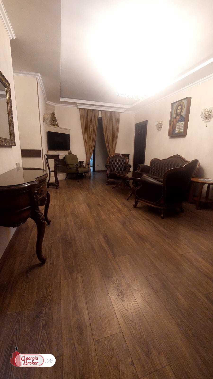 იყიდება ახალი გარემონტებული 5 ოთახიანი ბინა აბანოთუბანში