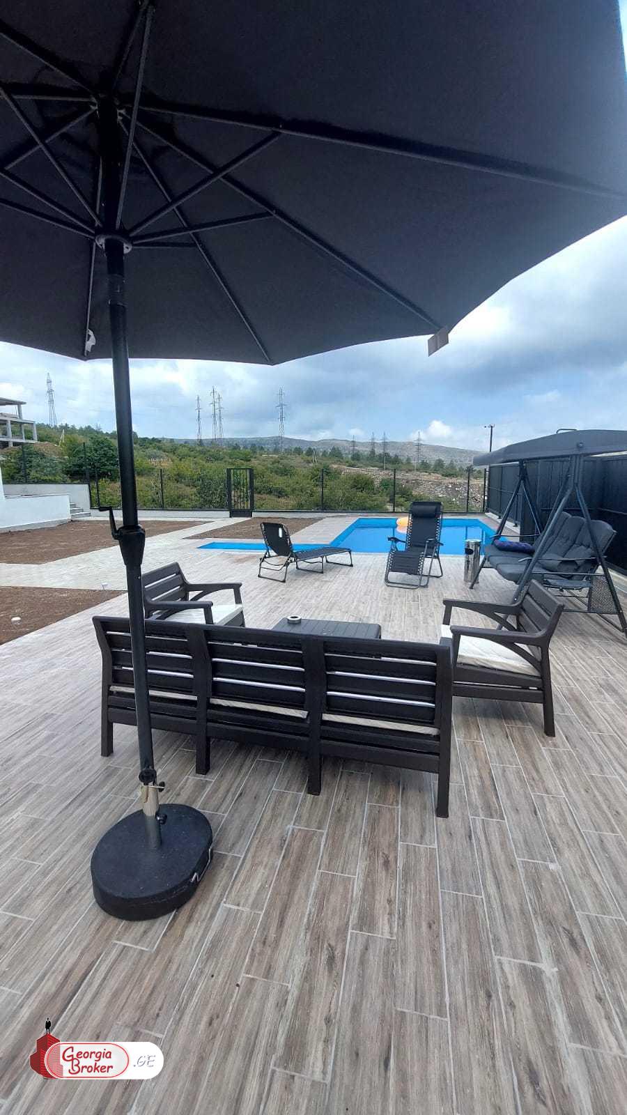 nearly repaired 8-room house for sale