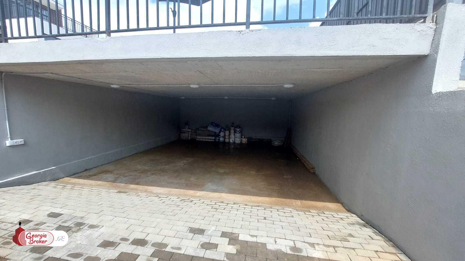 nearly repaired 8-room house for sale