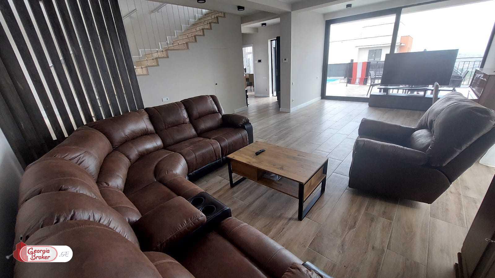 nearly repaired 8-room house for sale