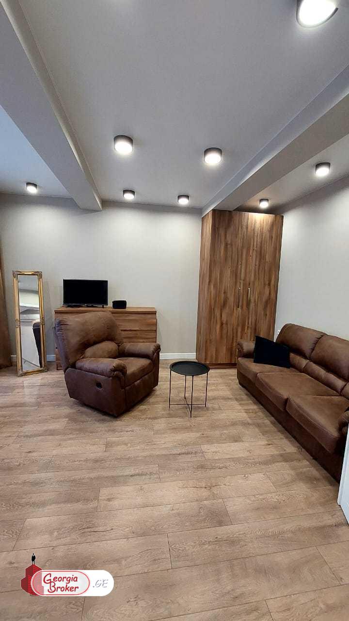 nearly repaired 8-room house for sale