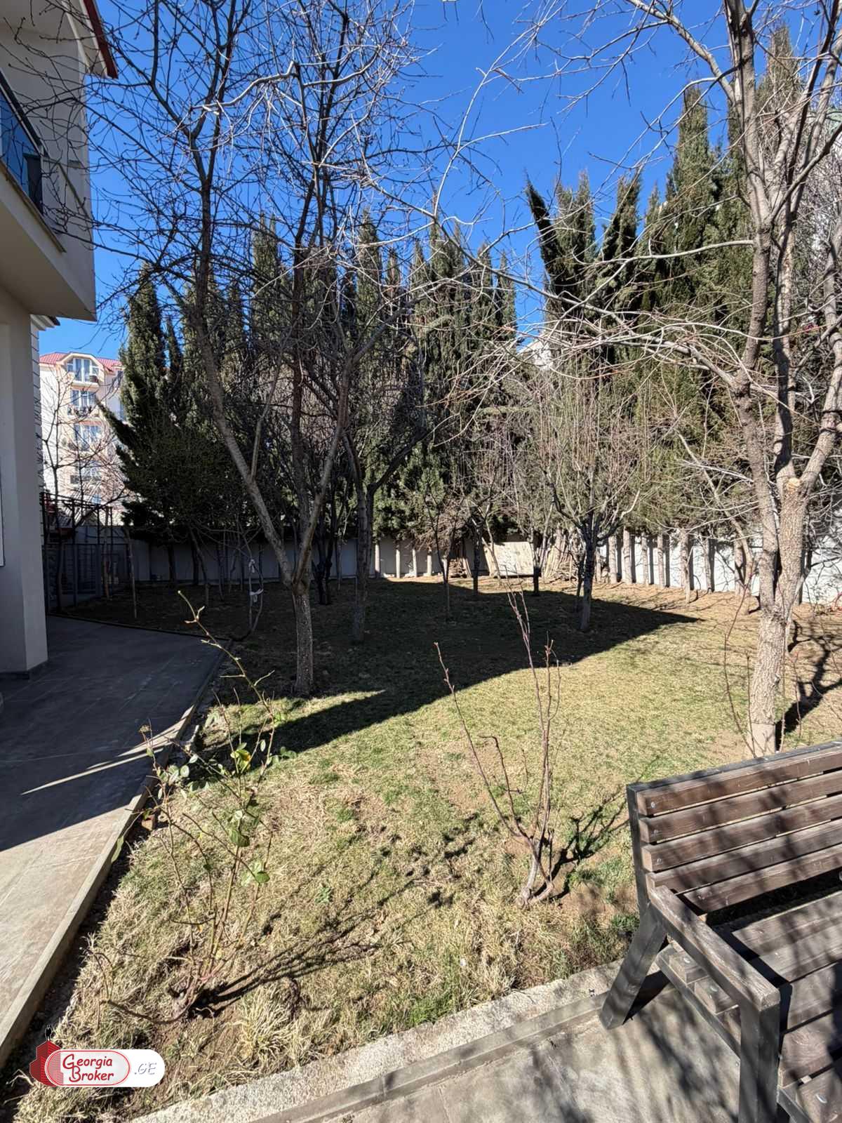 nearly repaired 9-room house for sale