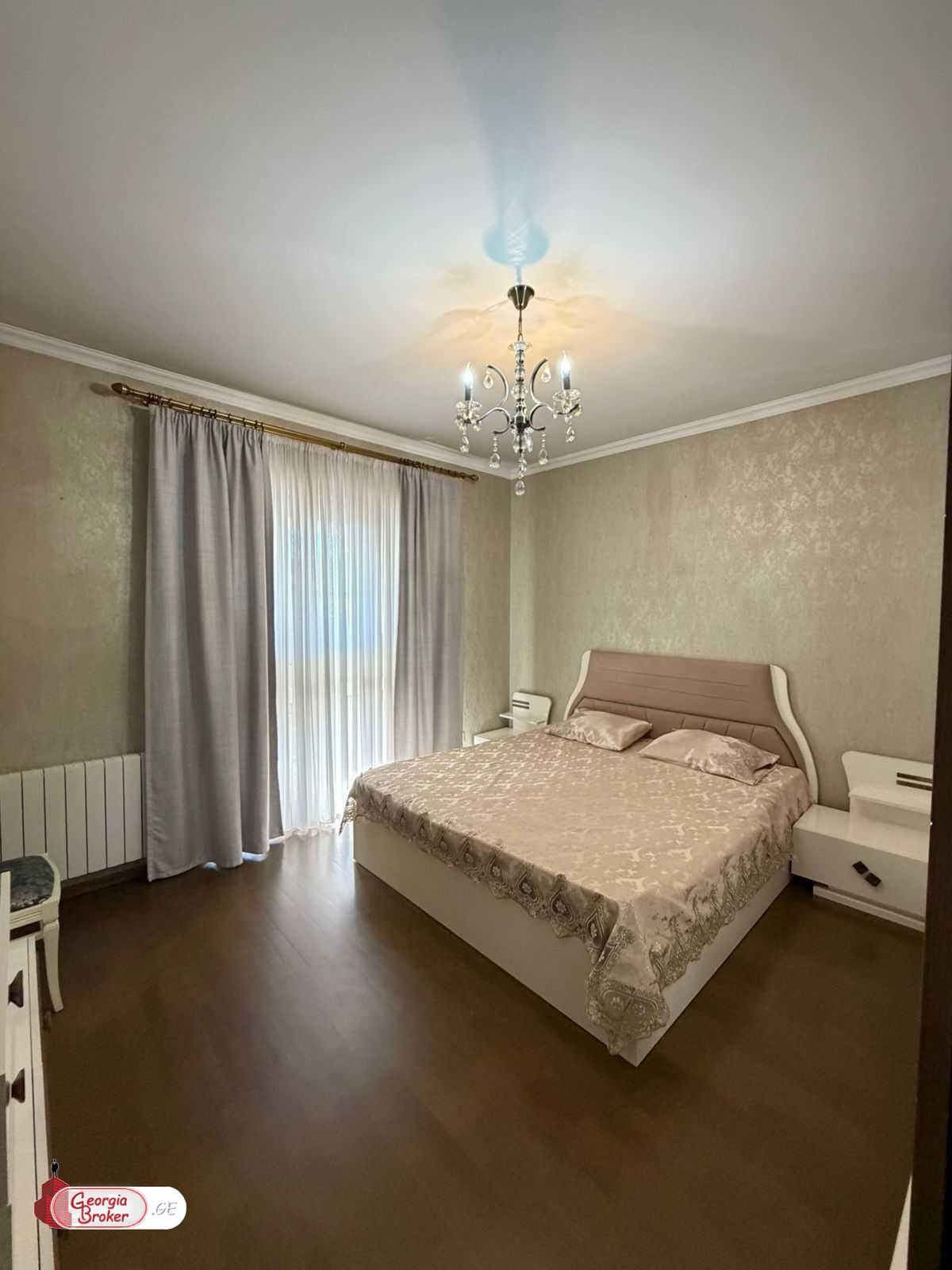 nearly repaired 9-room house for sale