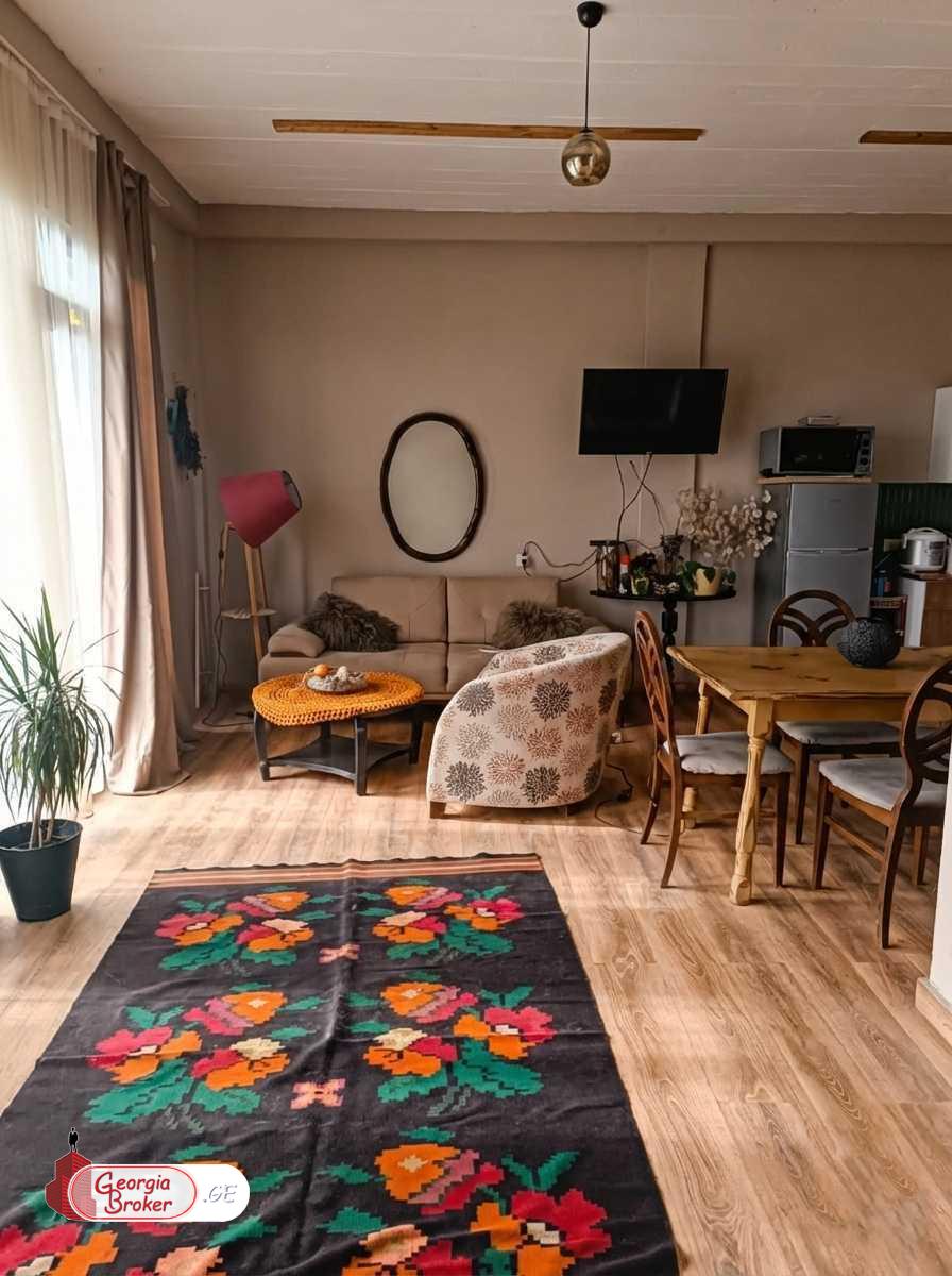 продается дом с новым ремонтом 6-комнат