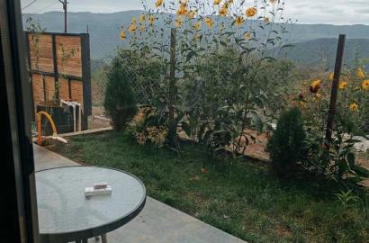 იყიდება ახალი გარემონტებული 6 ოთახიანი აგარაკი ლისის მიმდებარედ