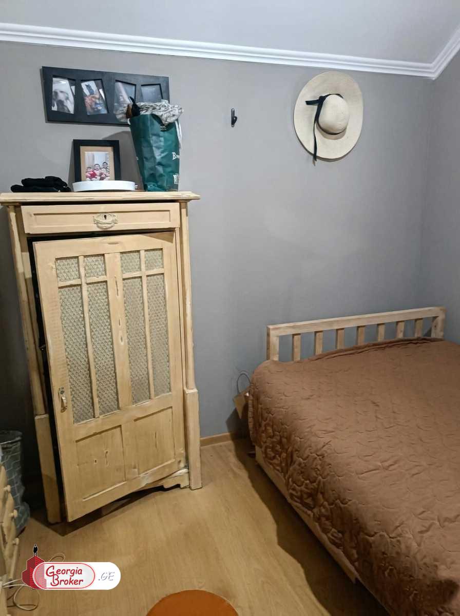 nearly repaired 6-room house for sale