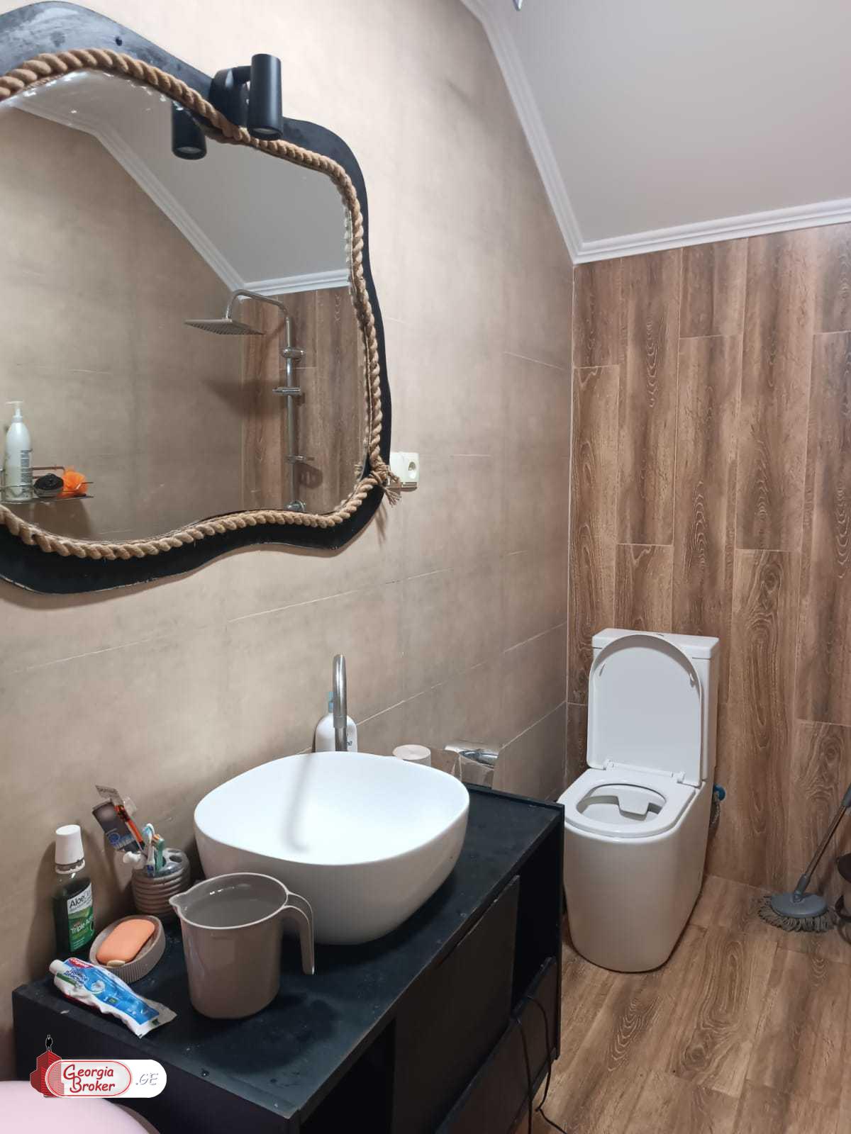 nearly repaired 6-room house for sale