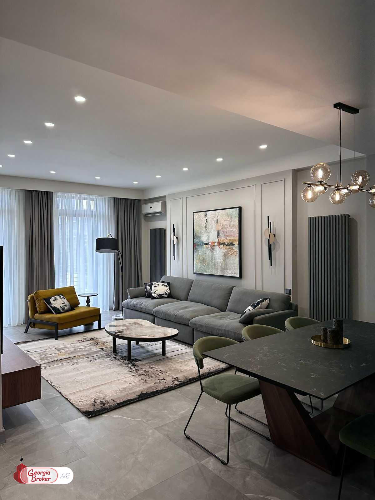 продается квартира с новым ремонтом 5-комнат