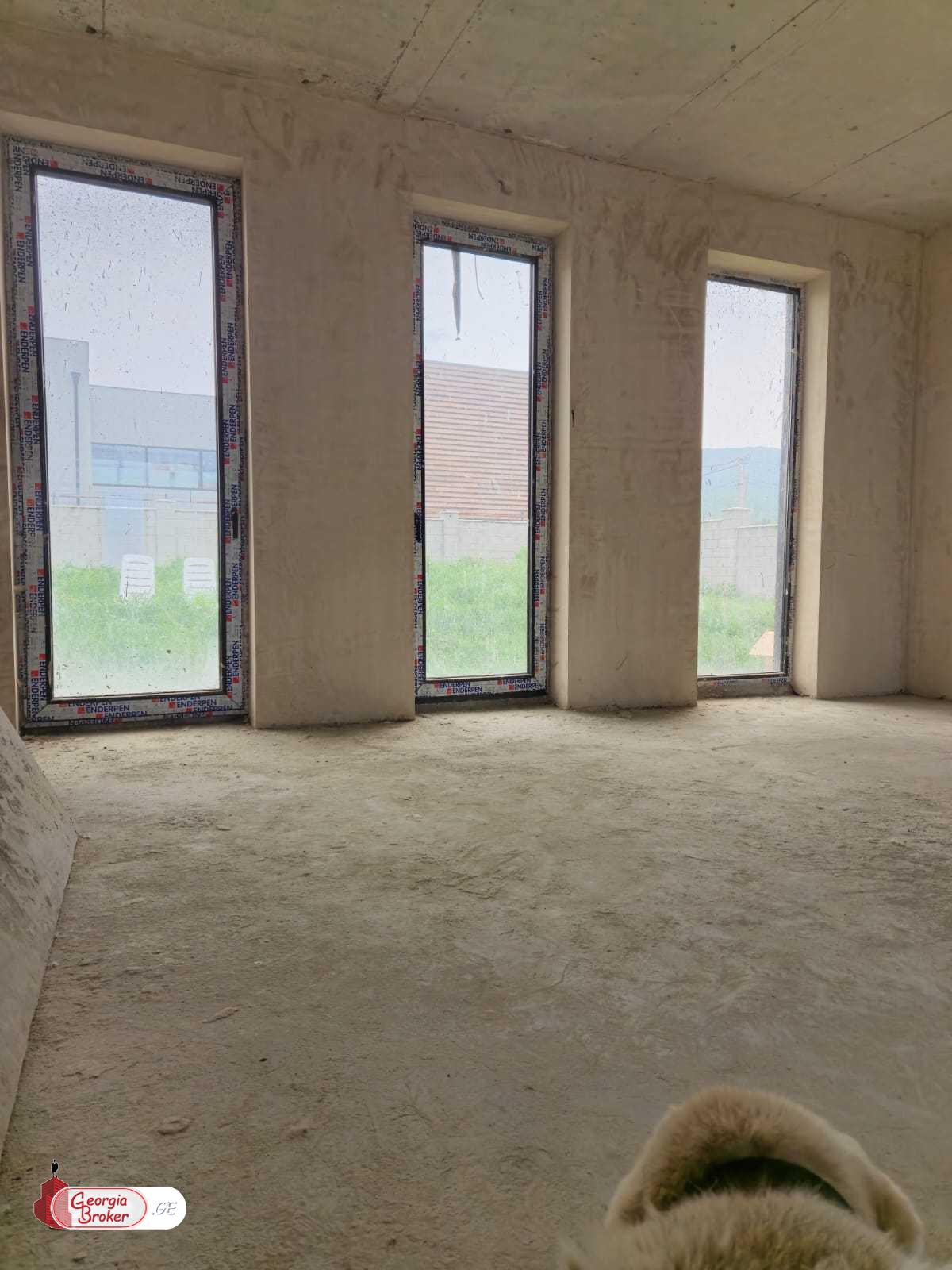 იყიდება ახალი აშენებული 6 ოთახიანი   აგარაკი საგურამოში