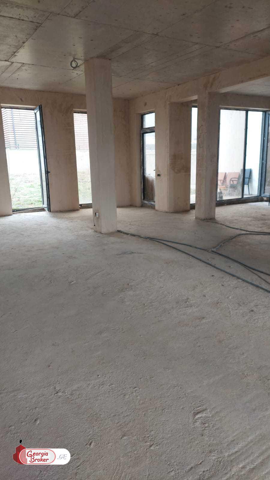 იყიდება ახალი აშენებული 6 ოთახიანი   აგარაკი საგურამოში