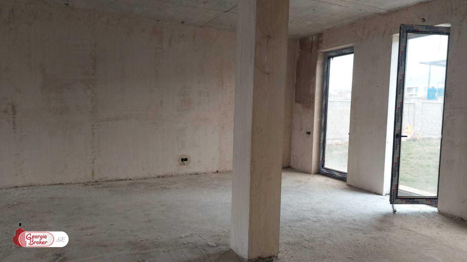 იყიდება ახალი აშენებული 6 ოთახიანი   აგარაკი საგურამოში