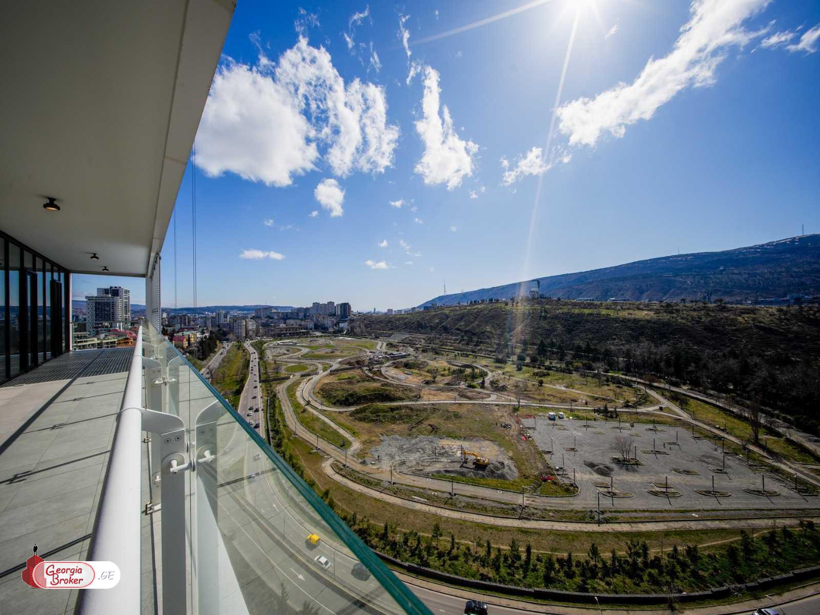 იყიდება ახალი გარემონტებული 5 ოთახიანი ბინა   "დომუსში"