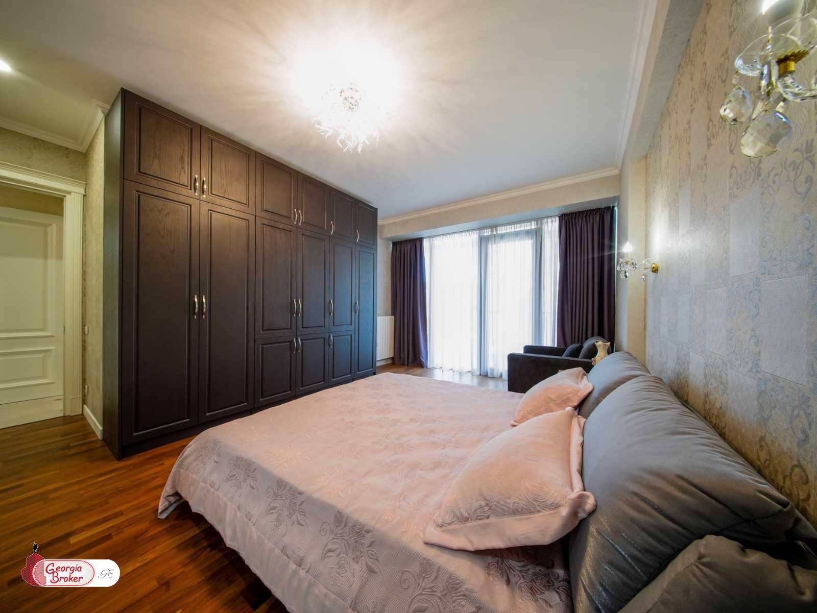 იყიდება ახალი გარემონტებული 5 ოთახიანი ბინა   "დომუსში"