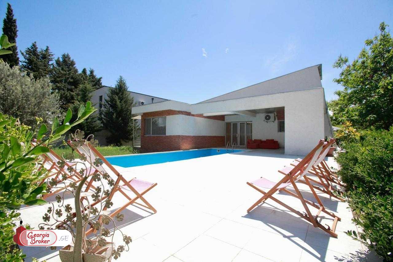 იყიდება ახალი გარემონტებული 6 ოთახიანი სახლი დიღომი 8ში