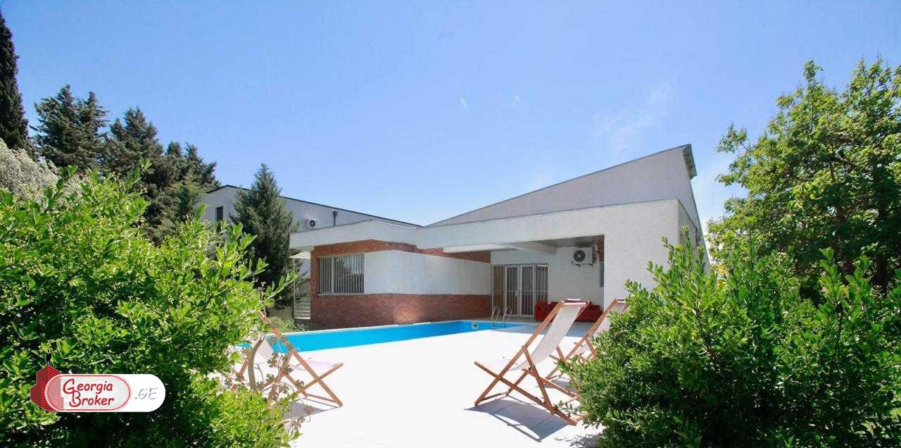 იყიდება ახალი გარემონტებული 6 ოთახიანი სახლი დიღომი 8ში