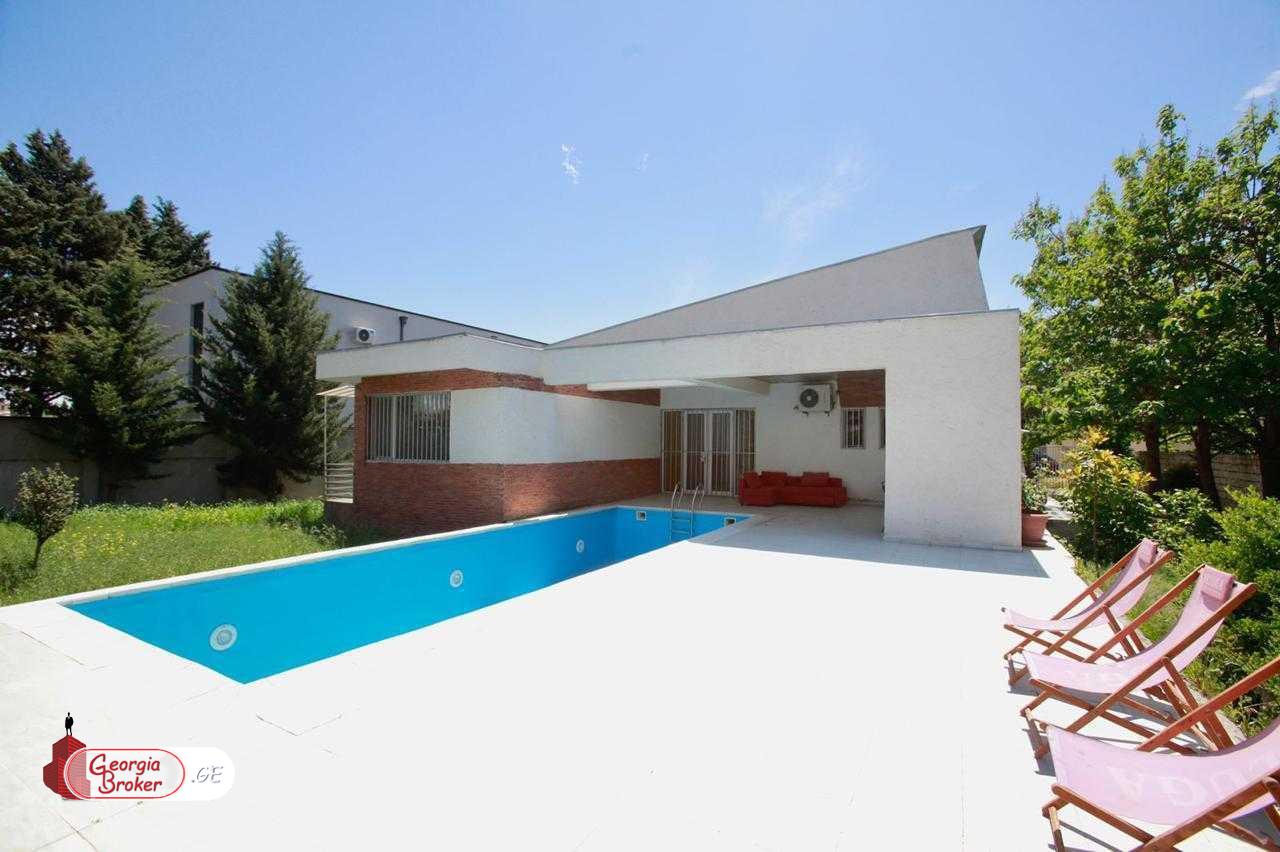 იყიდება ახალი გარემონტებული 6 ოთახიანი სახლი დიღომი 8ში