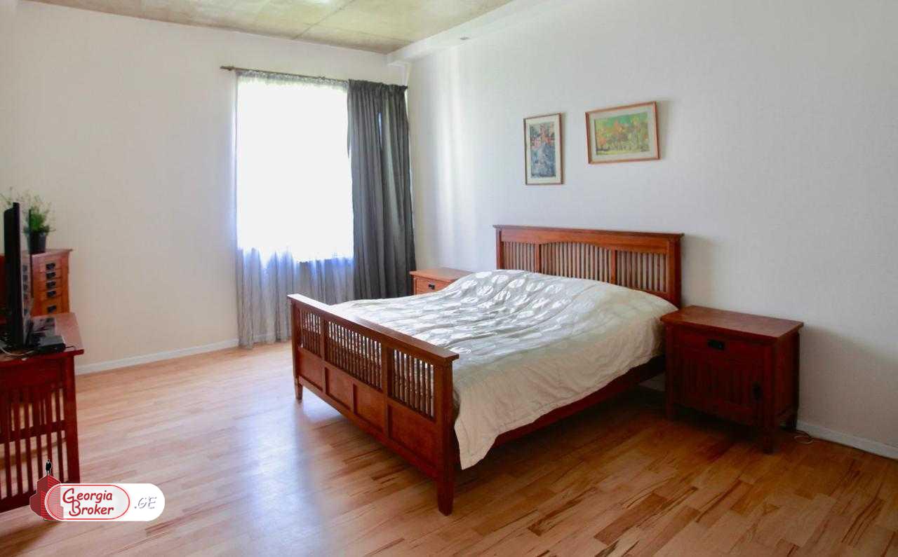 იყიდება ახალი გარემონტებული 6 ოთახიანი სახლი დიღომი 8ში