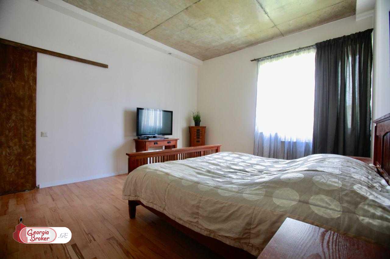 იყიდება ახალი გარემონტებული 6 ოთახიანი სახლი დიღომი 8ში