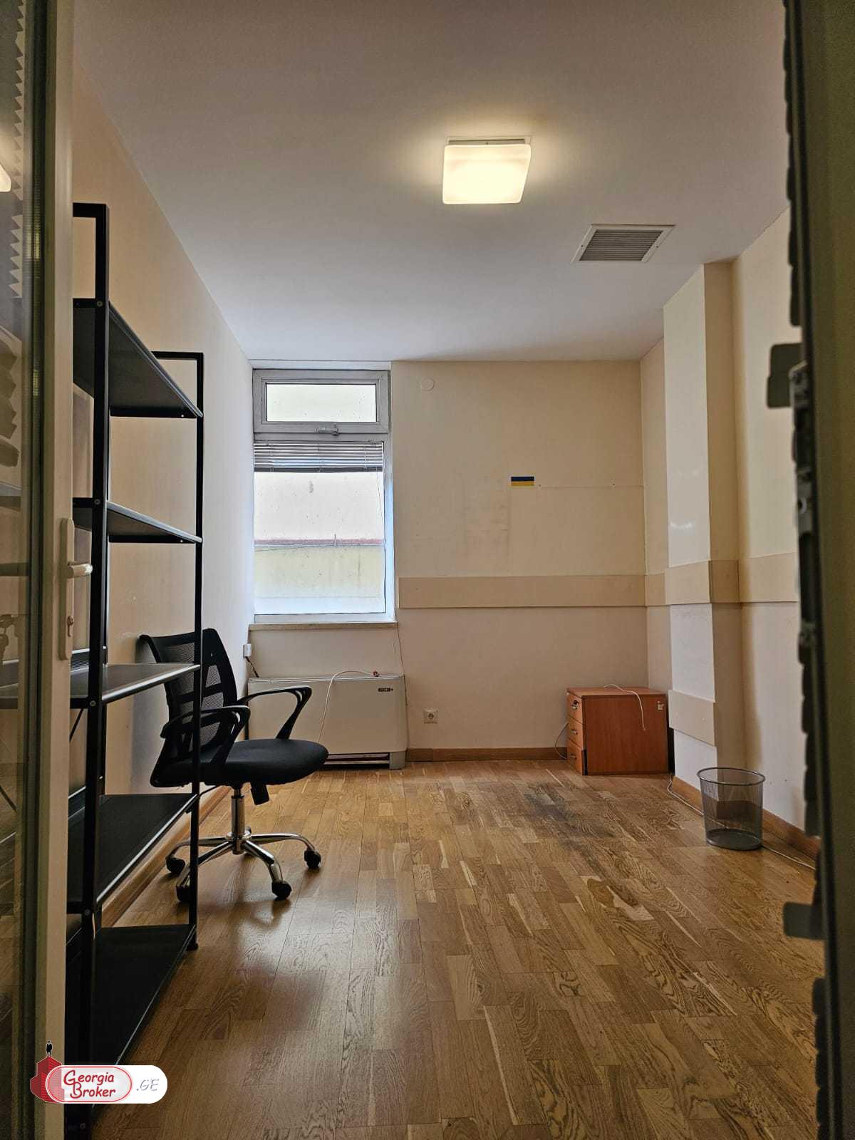 ქირავდება ახალი გარემონტებული საოფისე ფართი რუსთაველზე