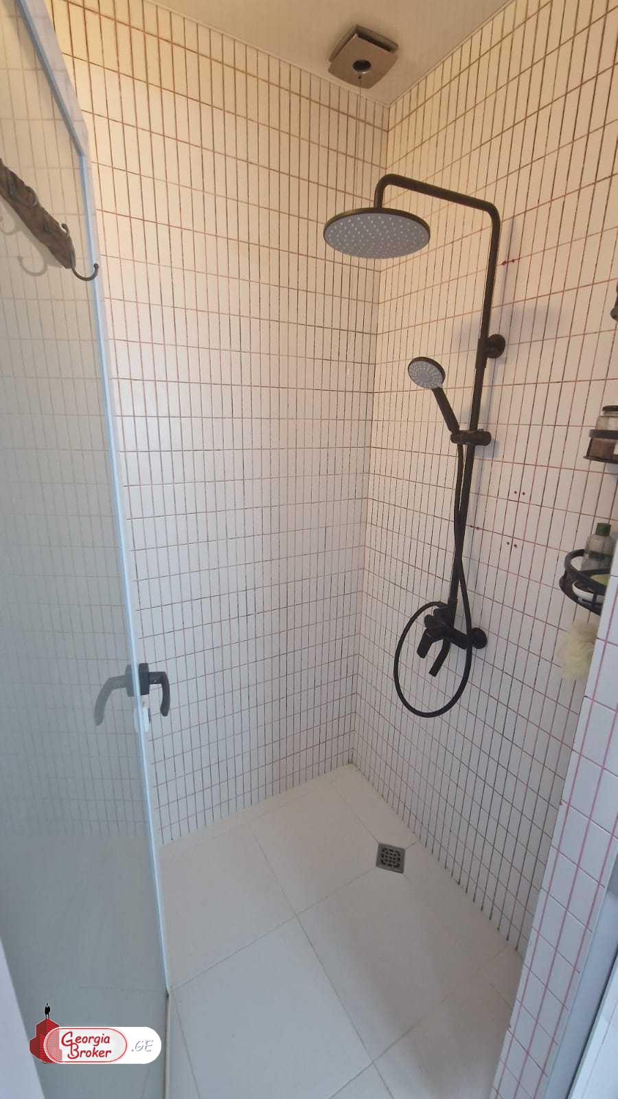 ქირავდება ახალი გარემონტებული 5 ოთახიანი სახლი ქოშიგორაზე