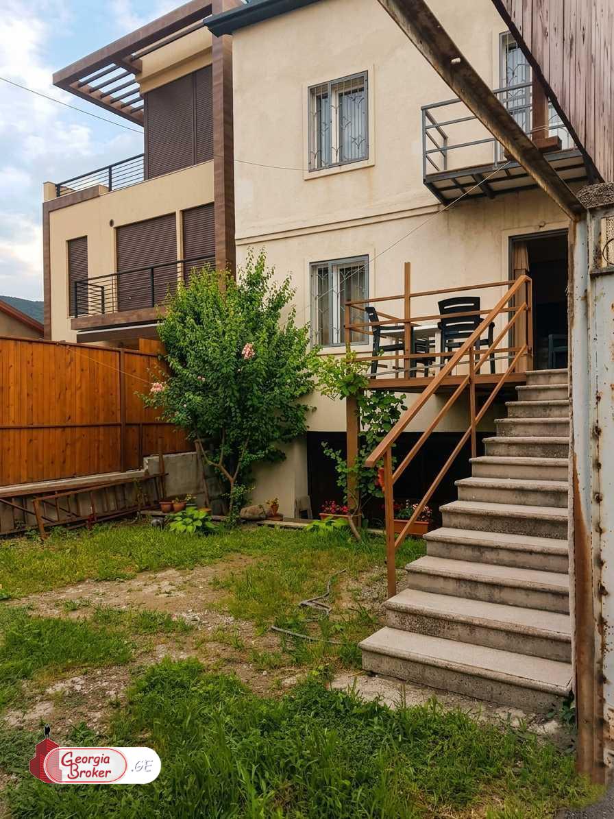 продается дом с новым ремонтом 7-комнат