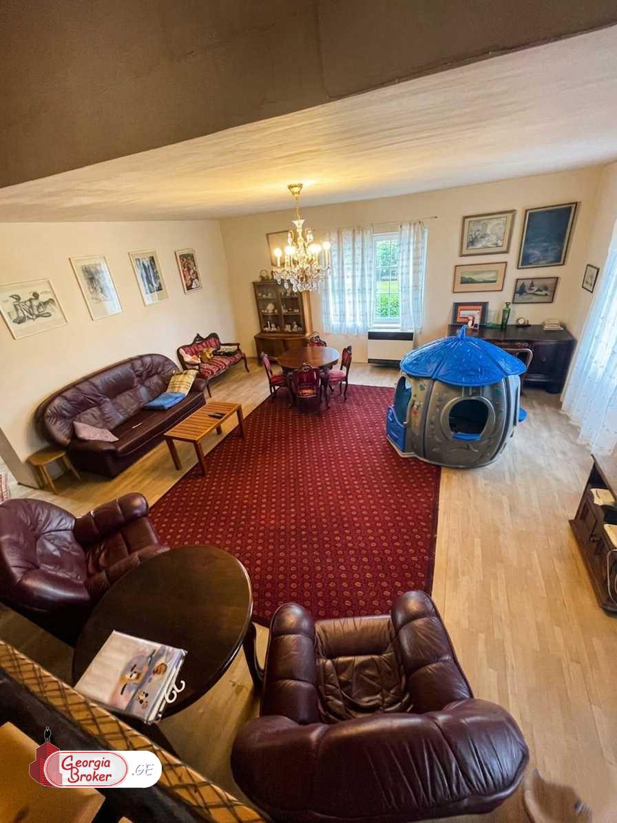 продается дом с новым ремонтом 7-комнат